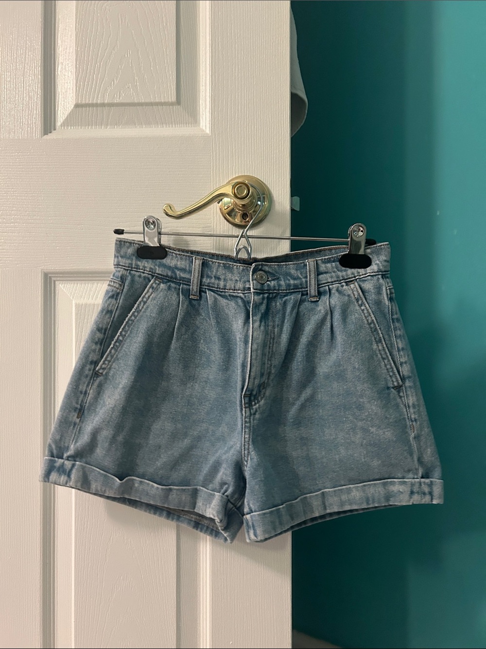 American Eagle Outfitters Light Wash High-Rise Jean Shorts